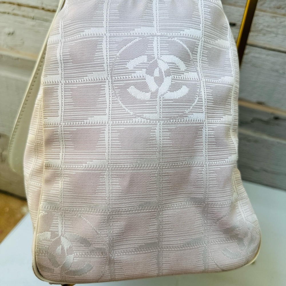 CHANEL travel line shoulder bag with COA - Picture 10 of 17
